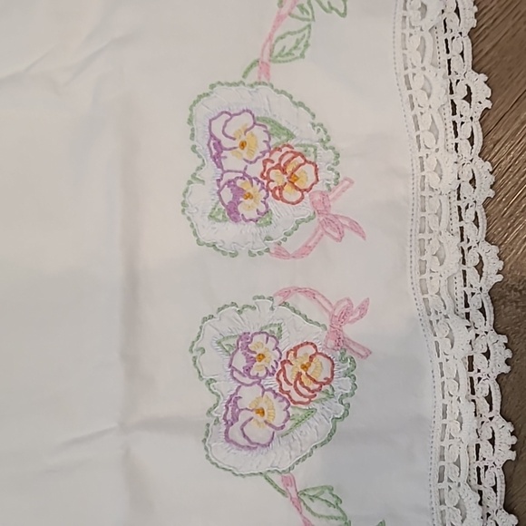 Vintage Embroidered White Pillowcases with Floral Design - Picture 5 of 11